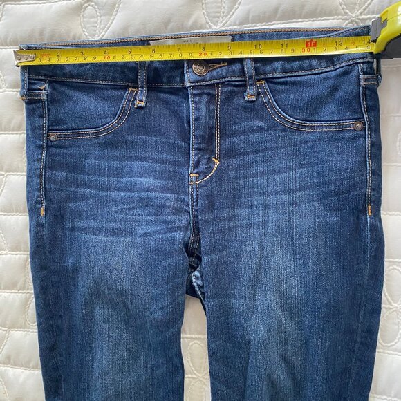 Women's Abercrombie & Fitch Dark Washed Denim Jeans - Picture 2 of 6